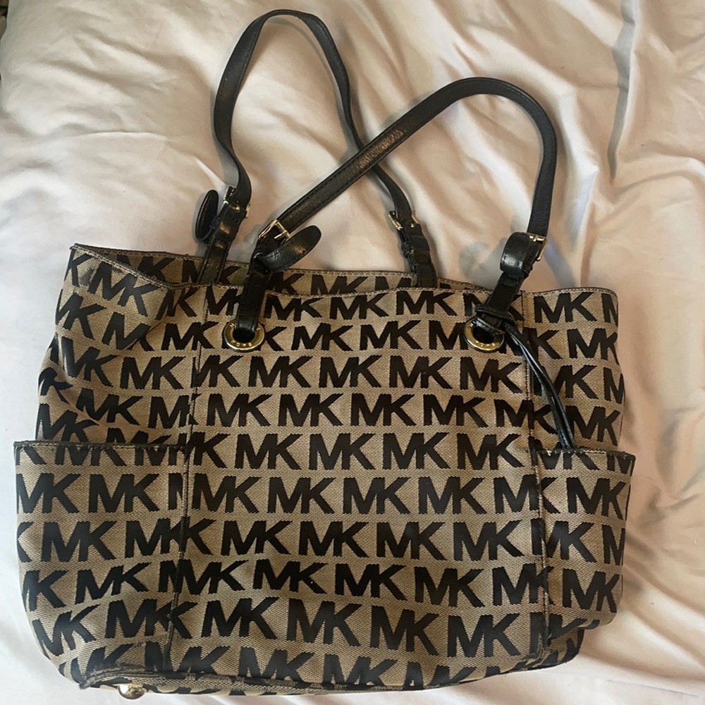 Michael Korres Purse